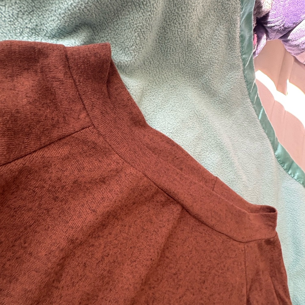 SHEIN Off-Shoulder Rust Sweater - Picture 3 of 4